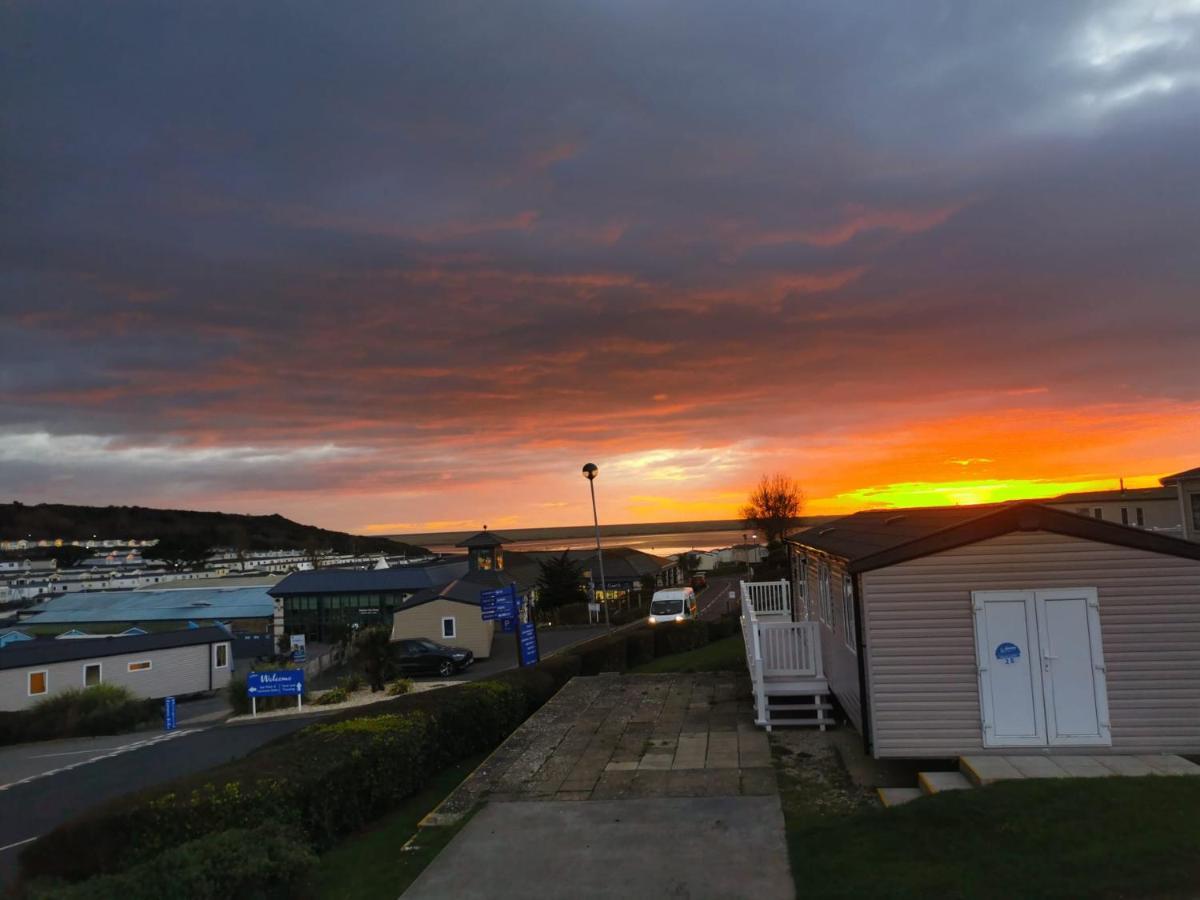 The Fleet Retreat Hotell Wyke Regis Exteriör bild